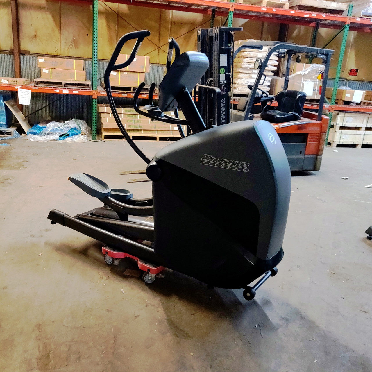 Octane Fitness XT4700 Elliptical