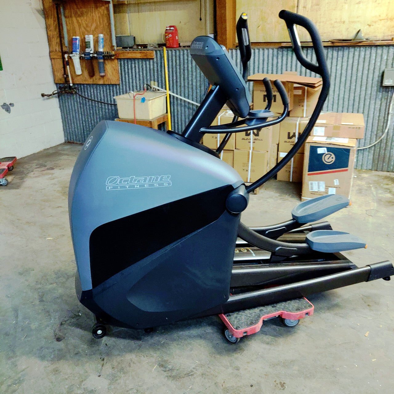 Octane Fitness XT4700 Elliptical