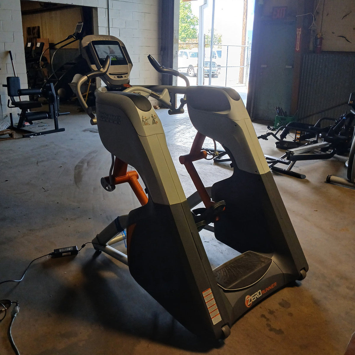 Octane ZR8000 Zero Runner w/Smart Screen
