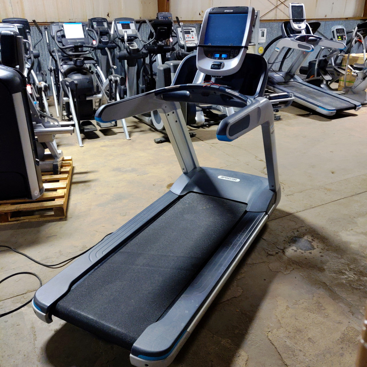 Precor 885 Treadmill with P80 Console
