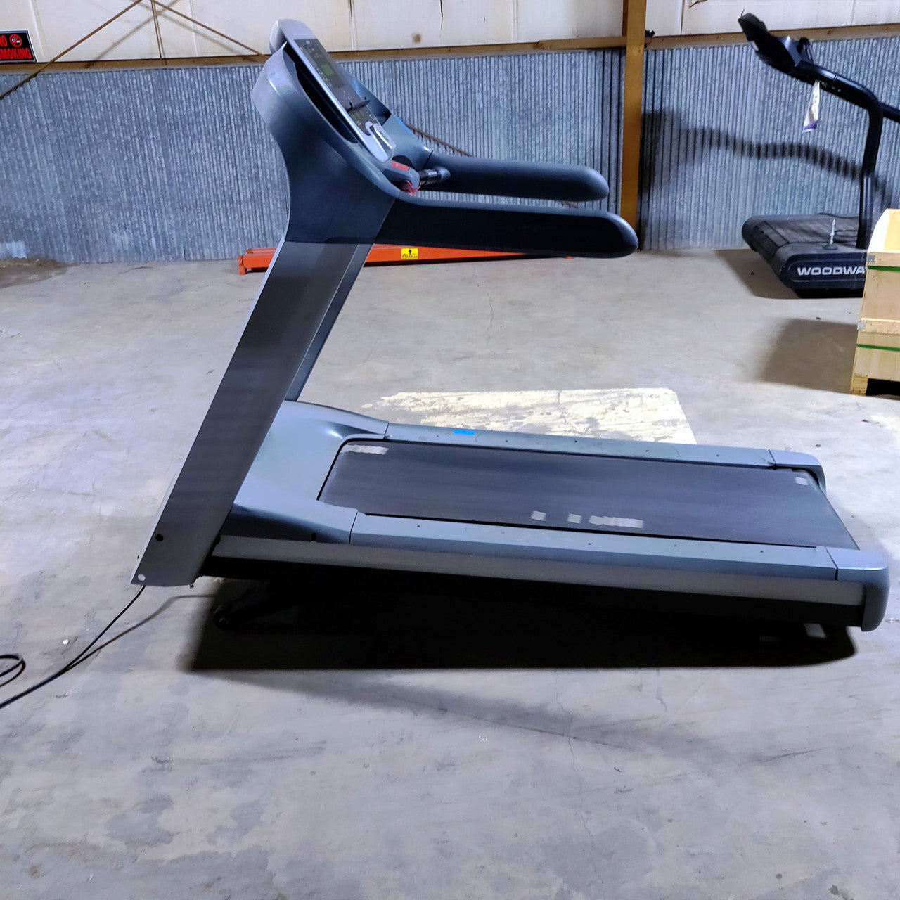 Precor 956i Experience Treadmill