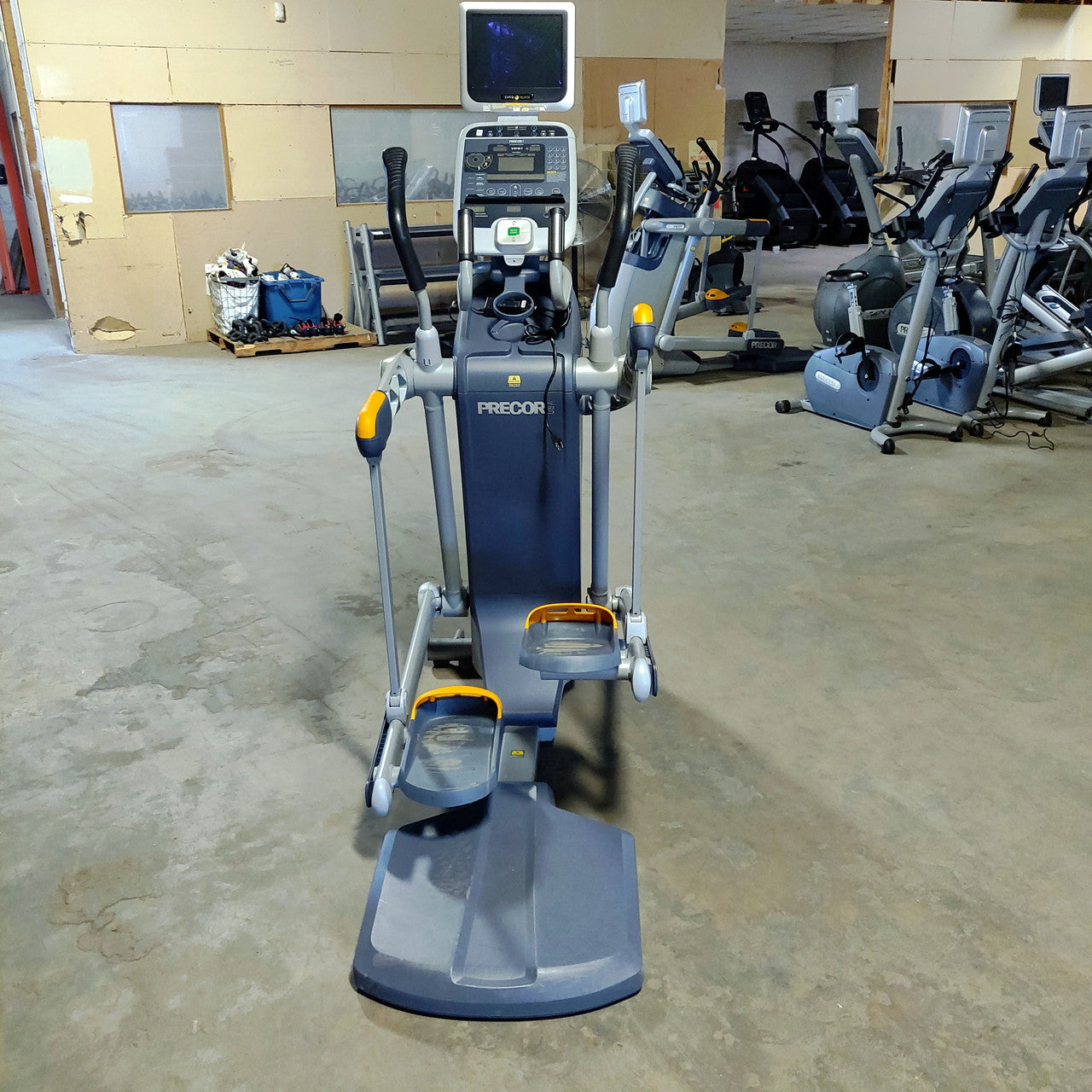 Precor AMT 100i Stepper Elliptical Stair Stepper