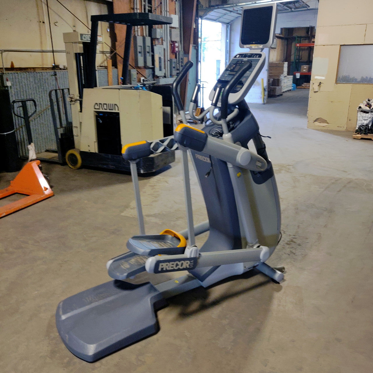 Precor AMT 100i Stepper Elliptical Stair Stepper