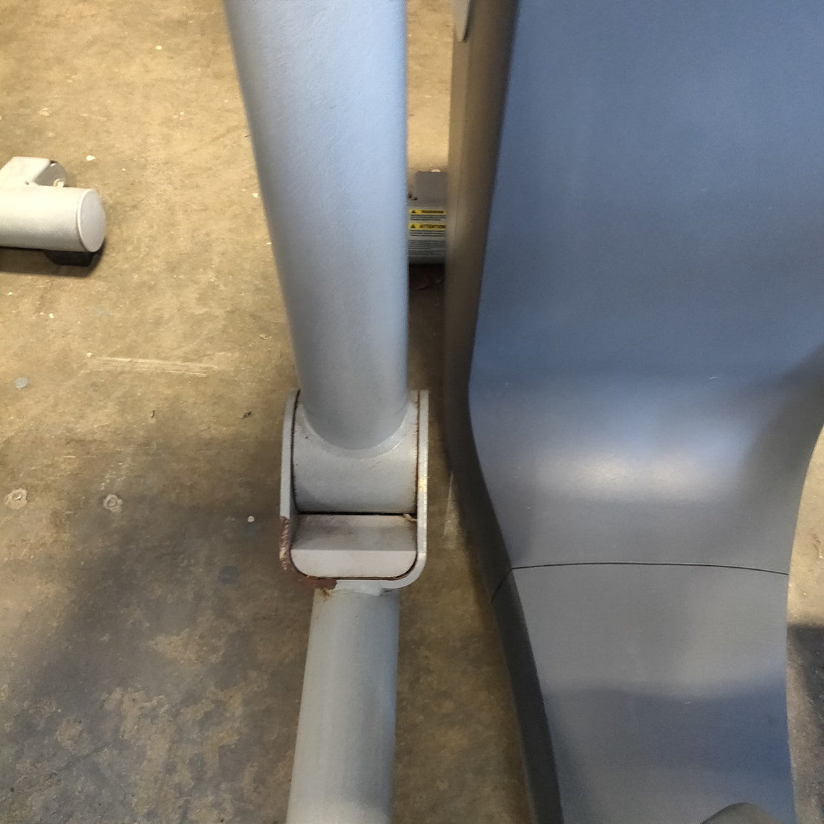 Precor AMT 813 w/ P10 Console – Adaptive Motion Trainer for Low-Impact Full-Body Cardio