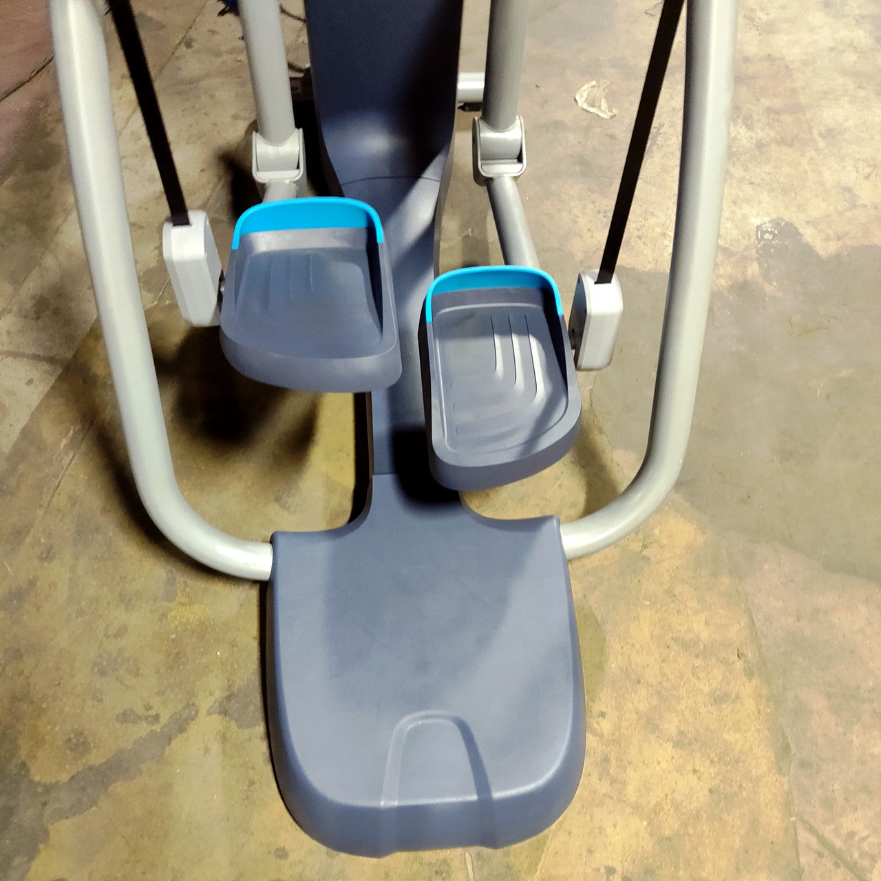 Precor AMT 865 Adaptive Motion Trainer w/ p62 Console