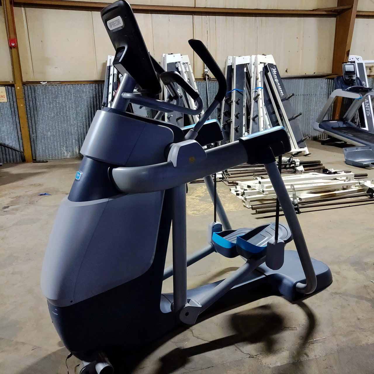 Precor AMT 865 Adaptive Motion Trainer w/ p62 Console