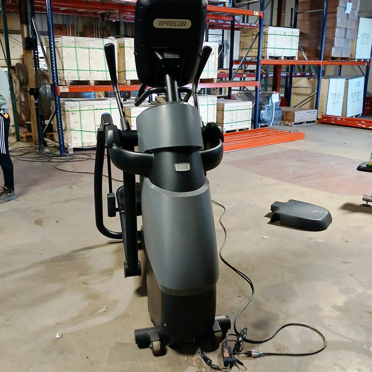 Precor AMT 885 with Open Stride w/P82 Console