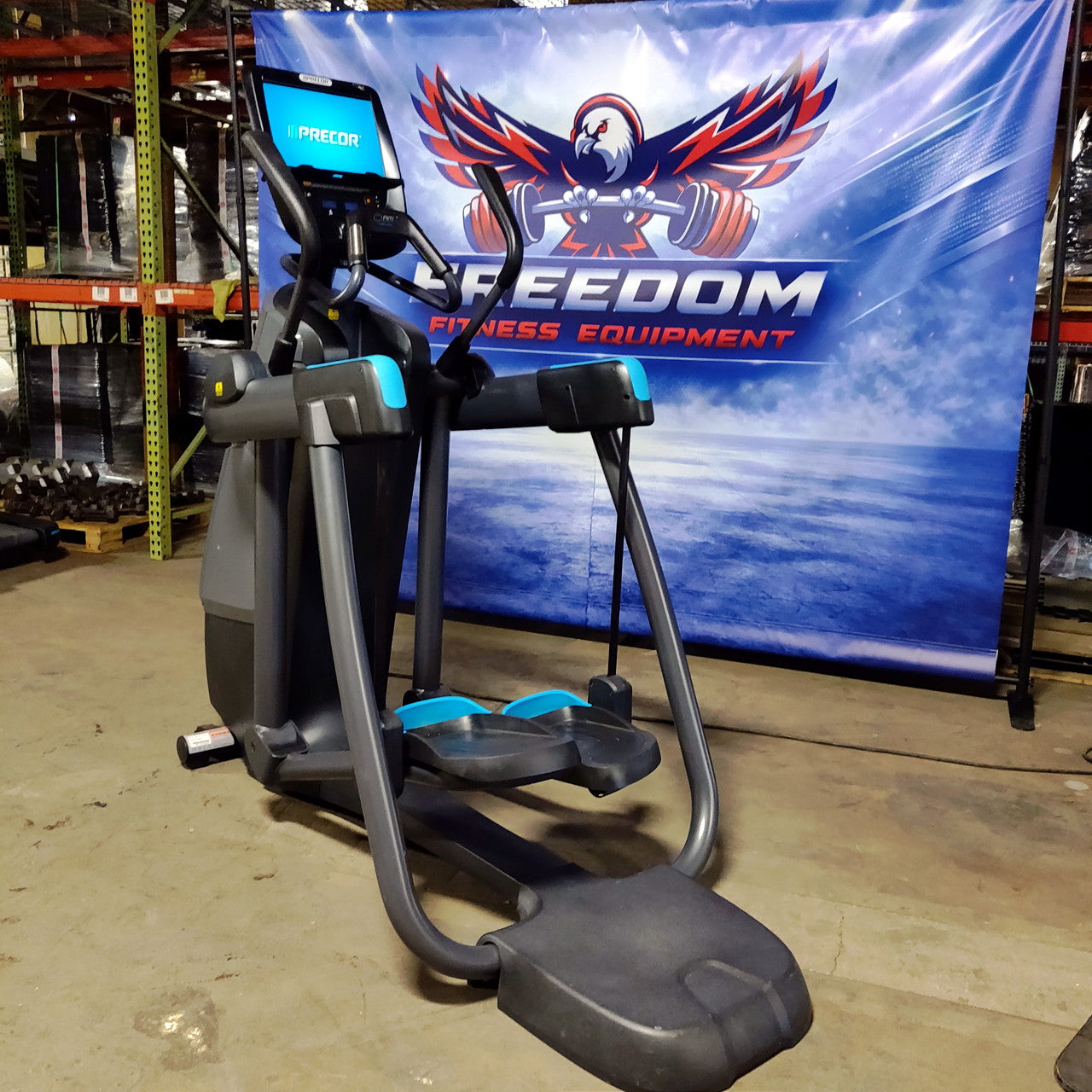 Precor AMT 885 with Open Stride w/P82 Console