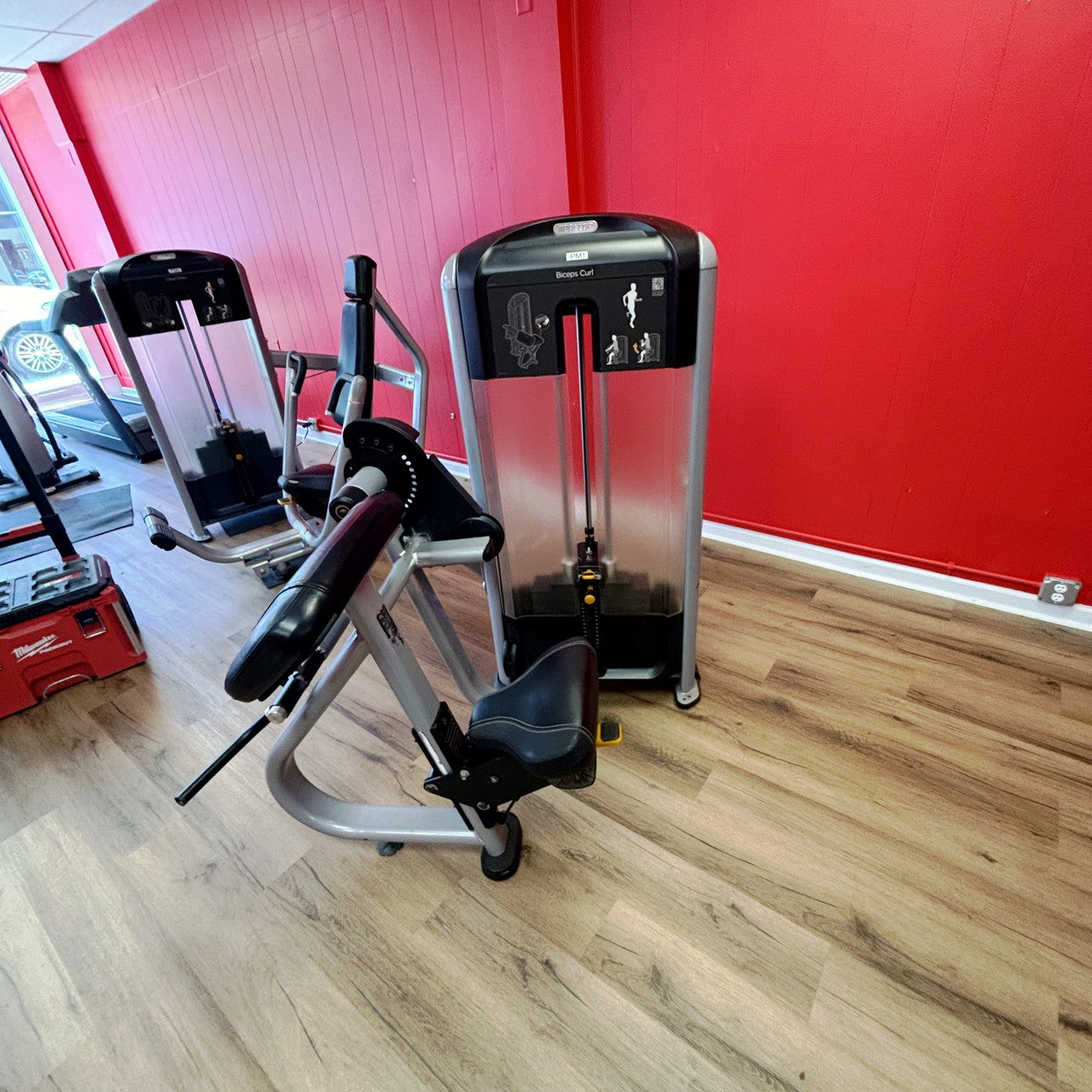 Precor Bicep Curl Machine Discovery Model