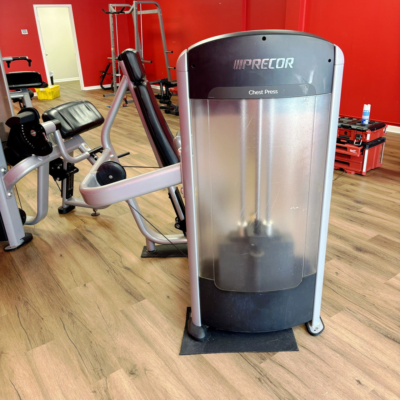 Precor Chest Press Discovery Edition