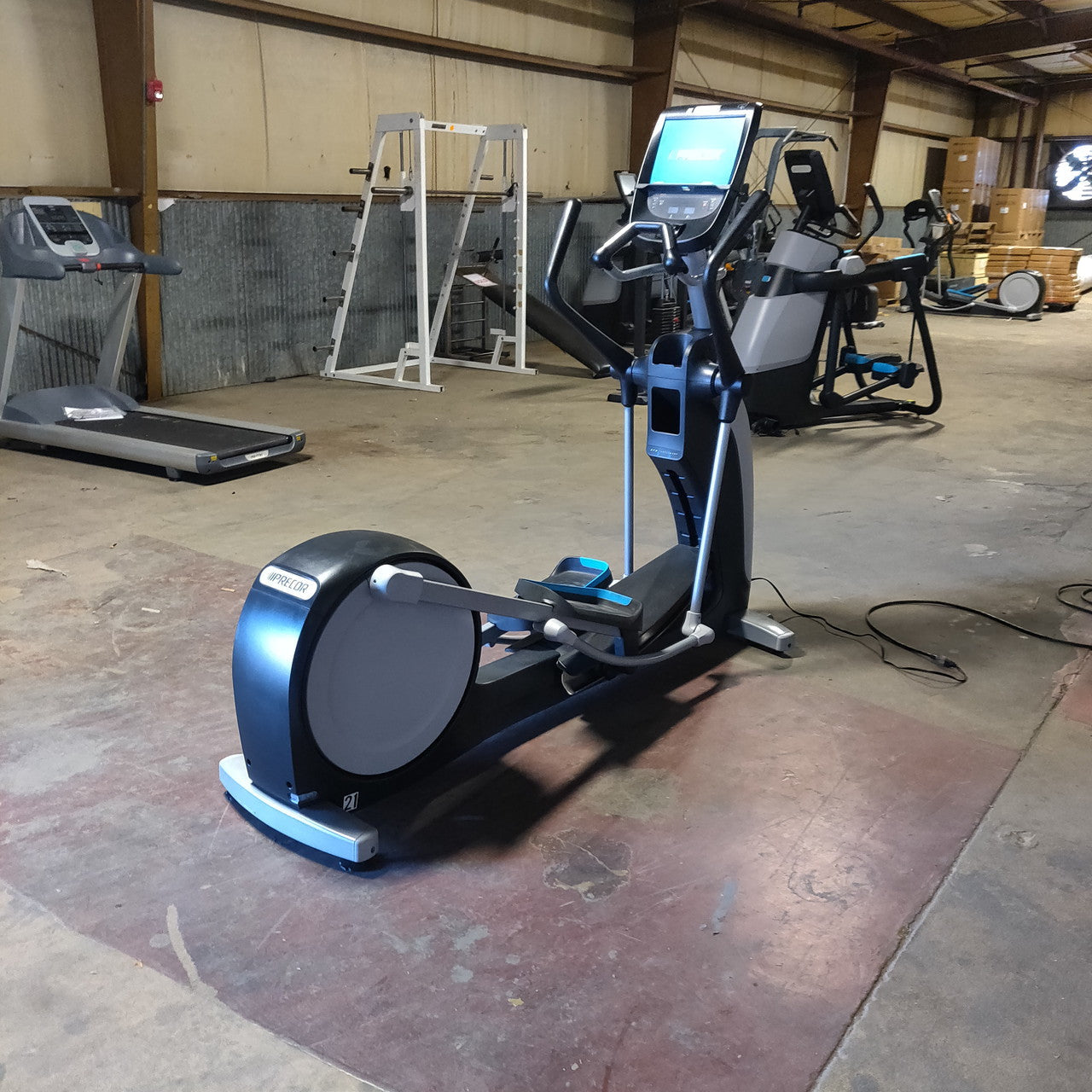 Precor EFX 800-18 Elliptical w/ P82 Console
