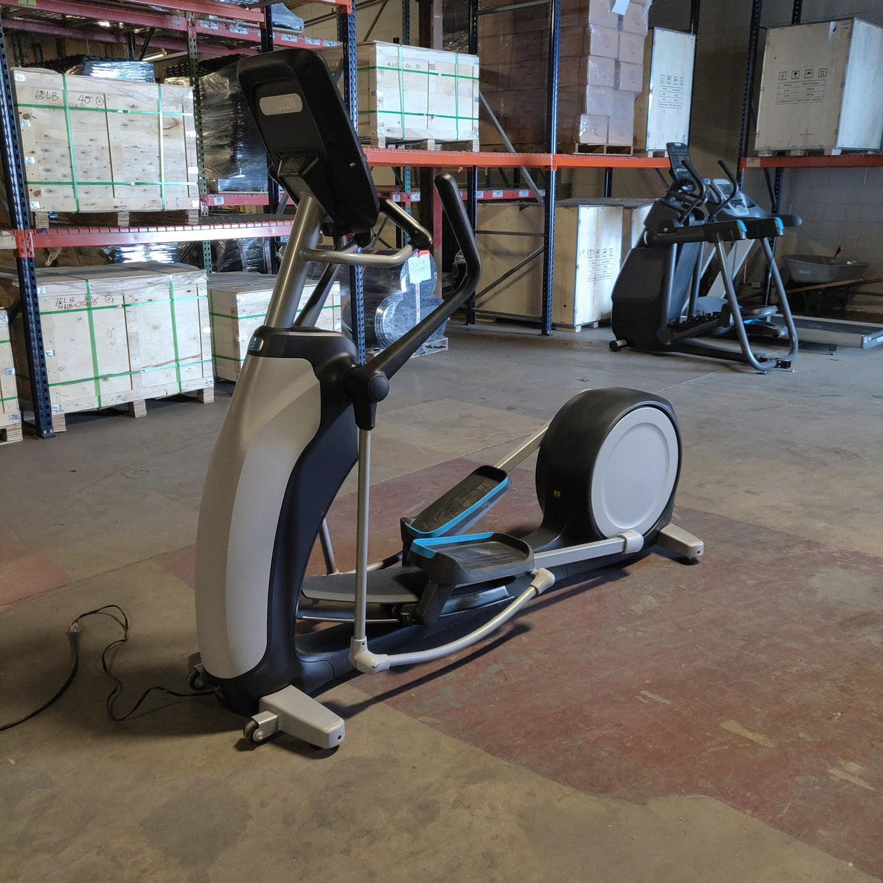 Precor EFX 800-18 Elliptical w/ P82 Console