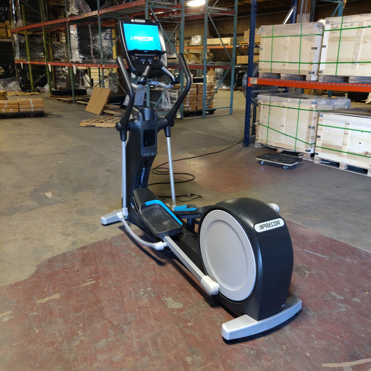 Precor EFX 800-18 Elliptical w/ P82 Console