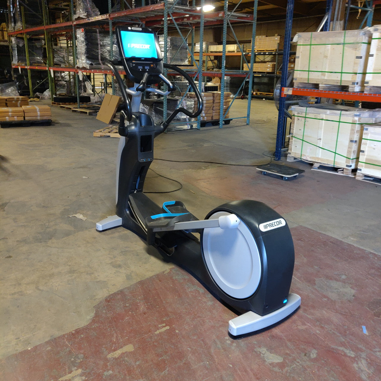 Precor EFX 800-18 Lower Body Elliptical w/ P82 Console