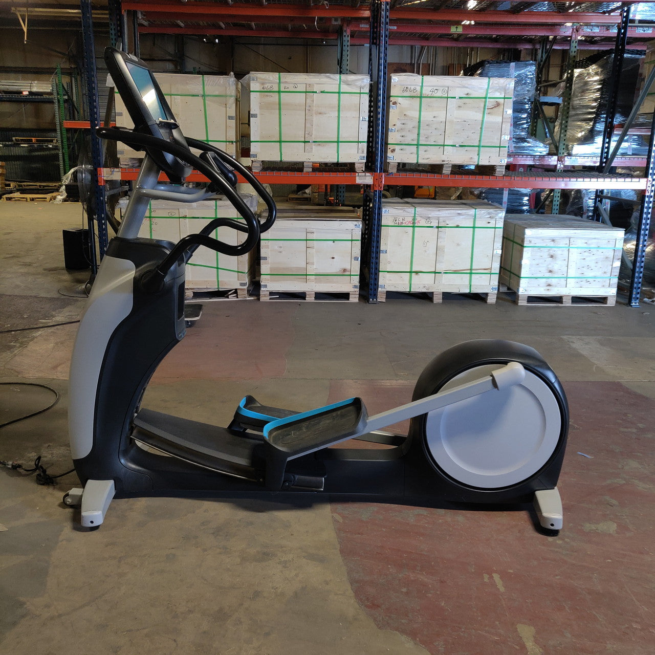 Precor EFX 800-18 Lower Body Elliptical w/ P82 Console