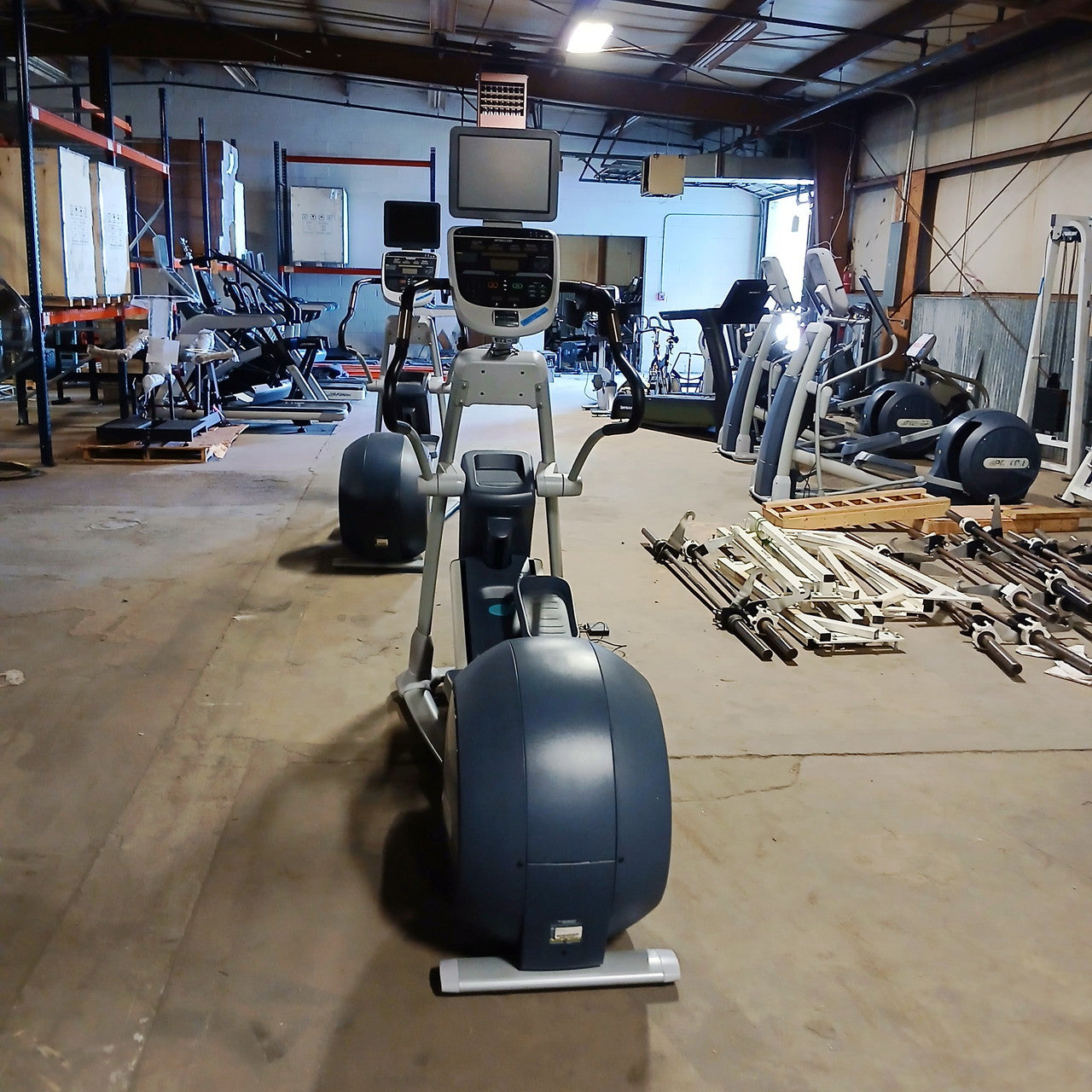 Precor EFX 833 Elliptical Crosstrainer w/ p30 Console