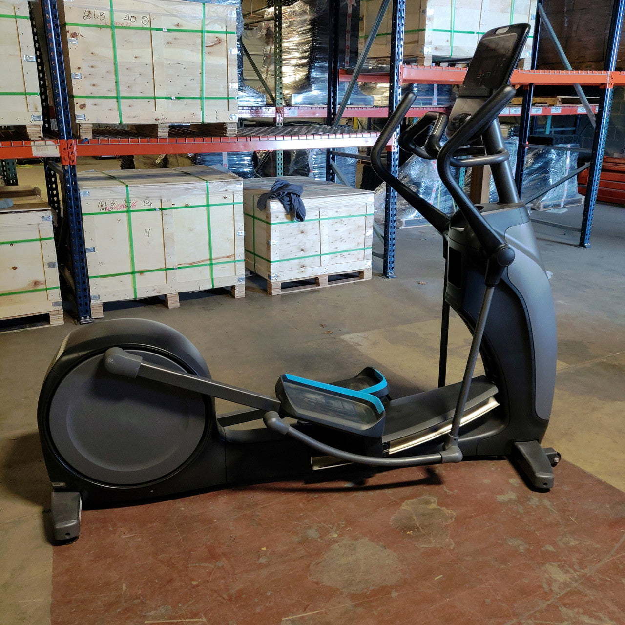 Precor EFX 835 Elliptical w/Converging Crossramp + p31 Console