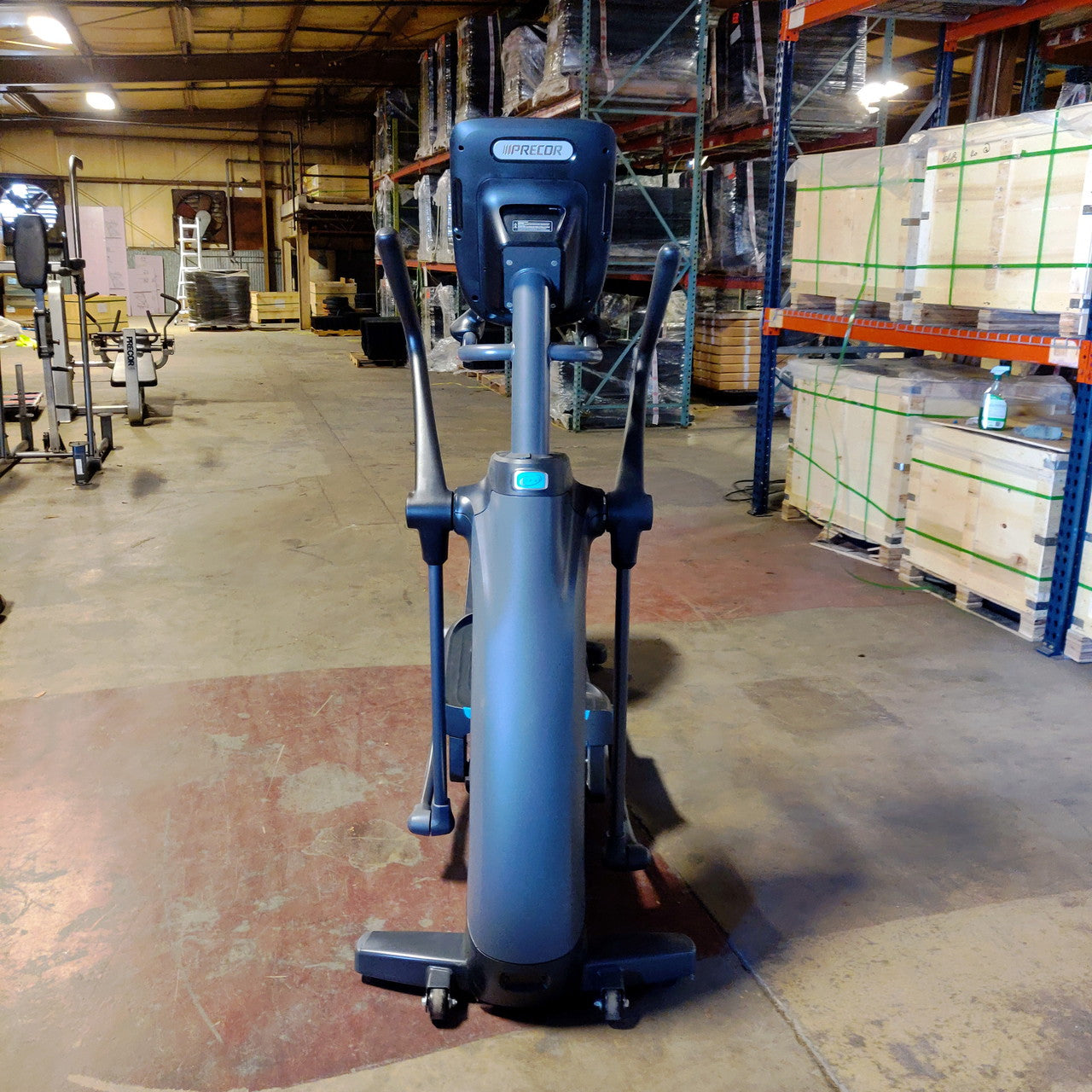 Precor EFX 835 Elliptical w/Converging Crossramp + p31 Console