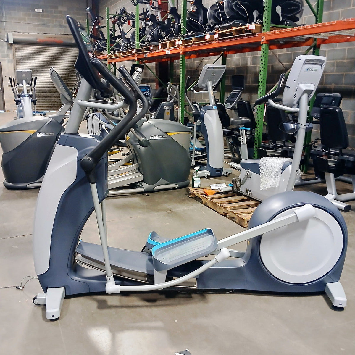Precor EFX 865 Elliptical w/Converging Crossramp + p62 Console
