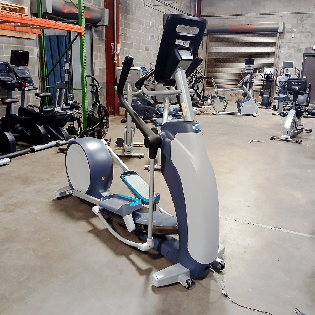 Precor EFX 865 Elliptical w/Converging Crossramp + p62 Console