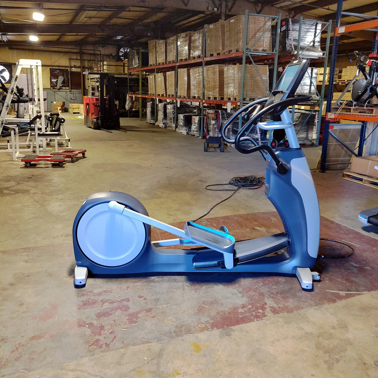 Precor EFX 883 Elliptical Lower Body Crosstrainer w/p82 Console