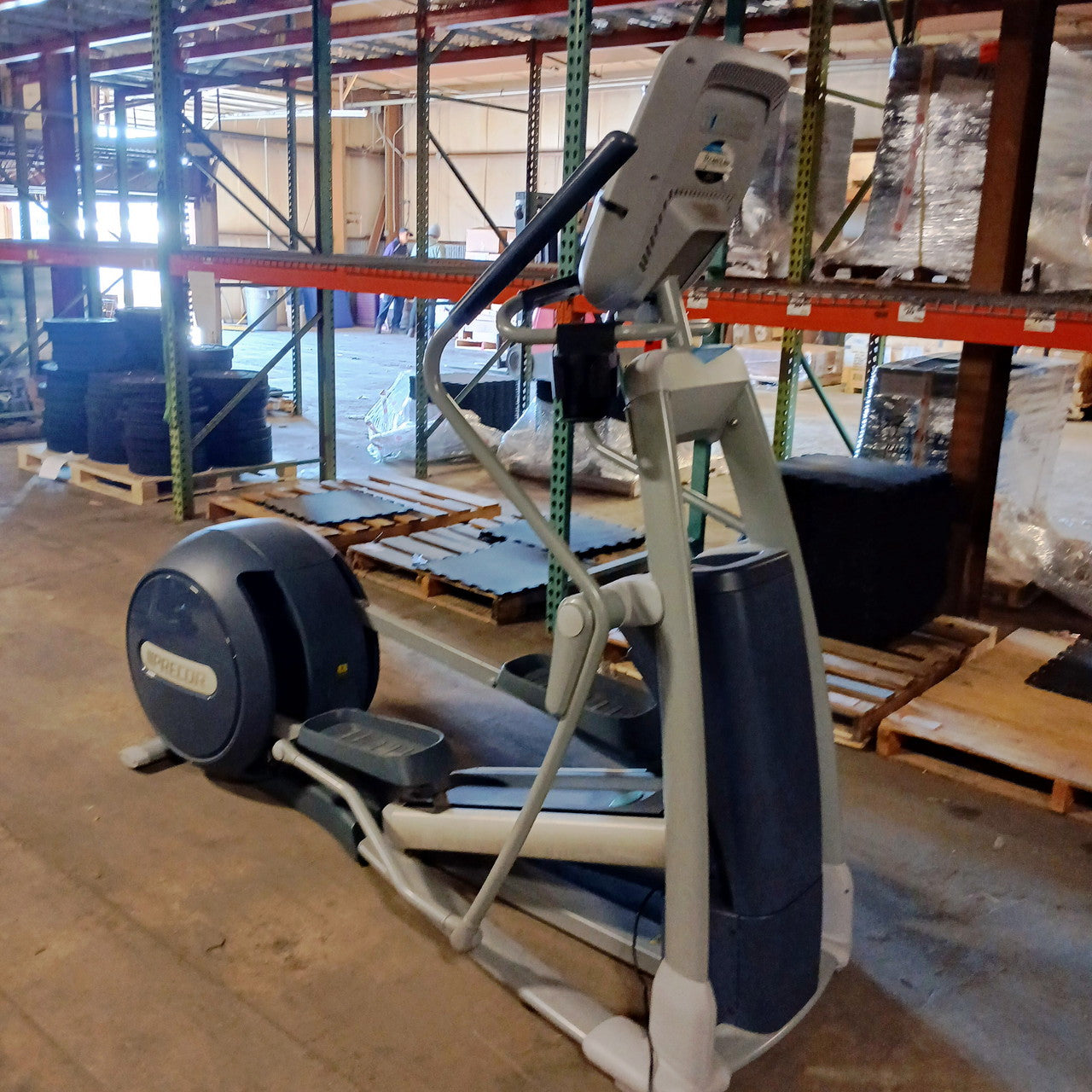 Precor EFX 885 Elliptical Crosstrainer w/ p80 Console