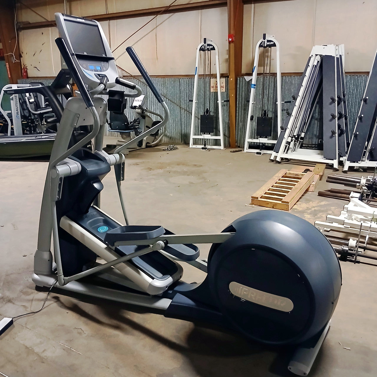 Precor EFX 885 Elliptical Crosstrainer w/ p80 Console