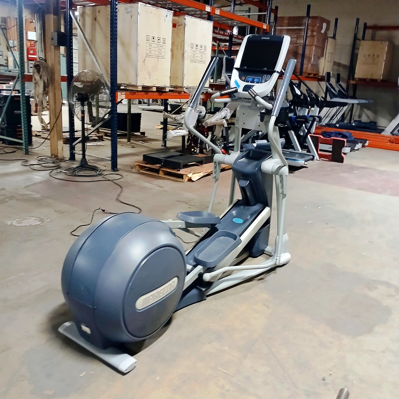 Precor EFX 885 Elliptical Crosstrainer w/ p80 Console