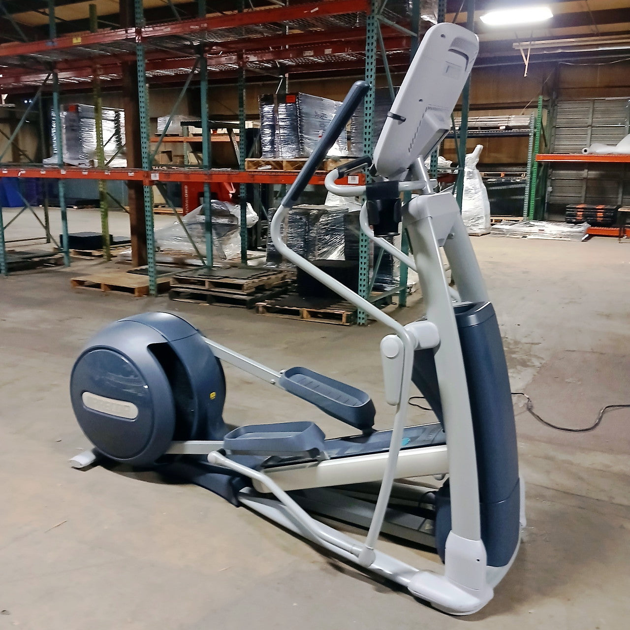 Precor EFX 885 Elliptical Crosstrainer w/ p80 Console