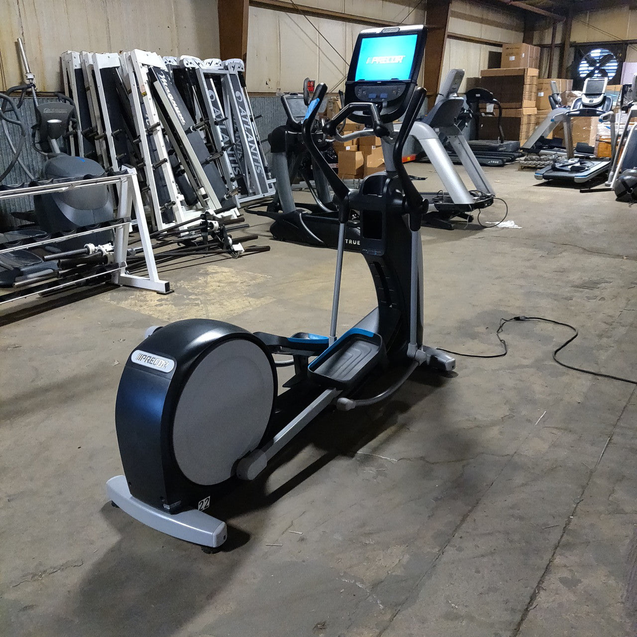 Precor EFX 885 Elliptical w/Converging Crossramp + p82 Console
