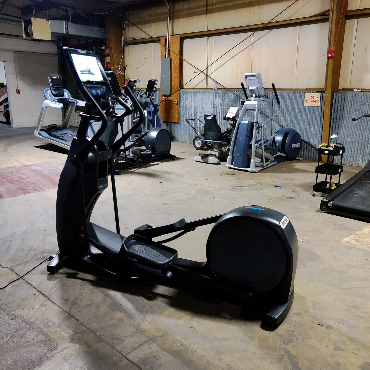 Precor EFX 885 Elliptical w/Converging Crossramp + p82 Console