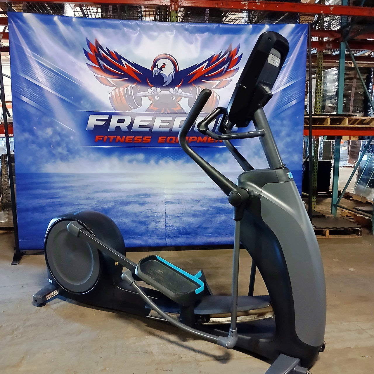 Precor EFX 885 Elliptical w/Converging Crossramp + p82 Console