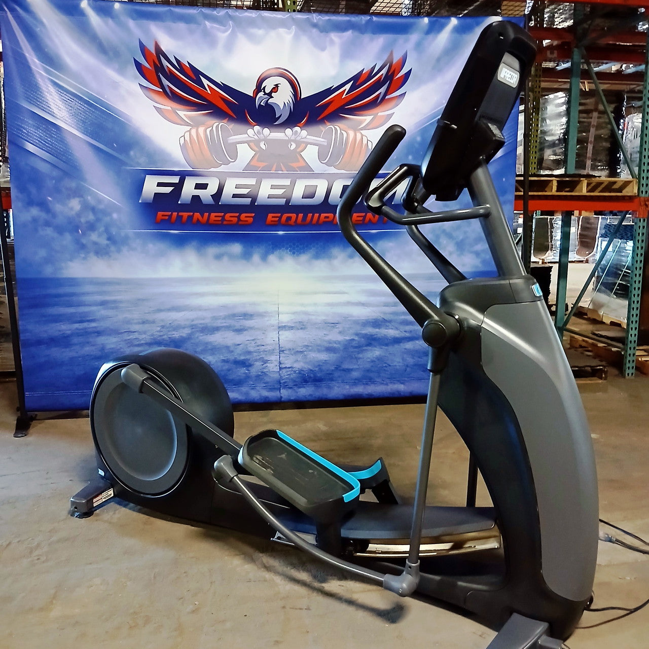 Precor EFX 885 Elliptical w/Converging Crossramp + p82 Console