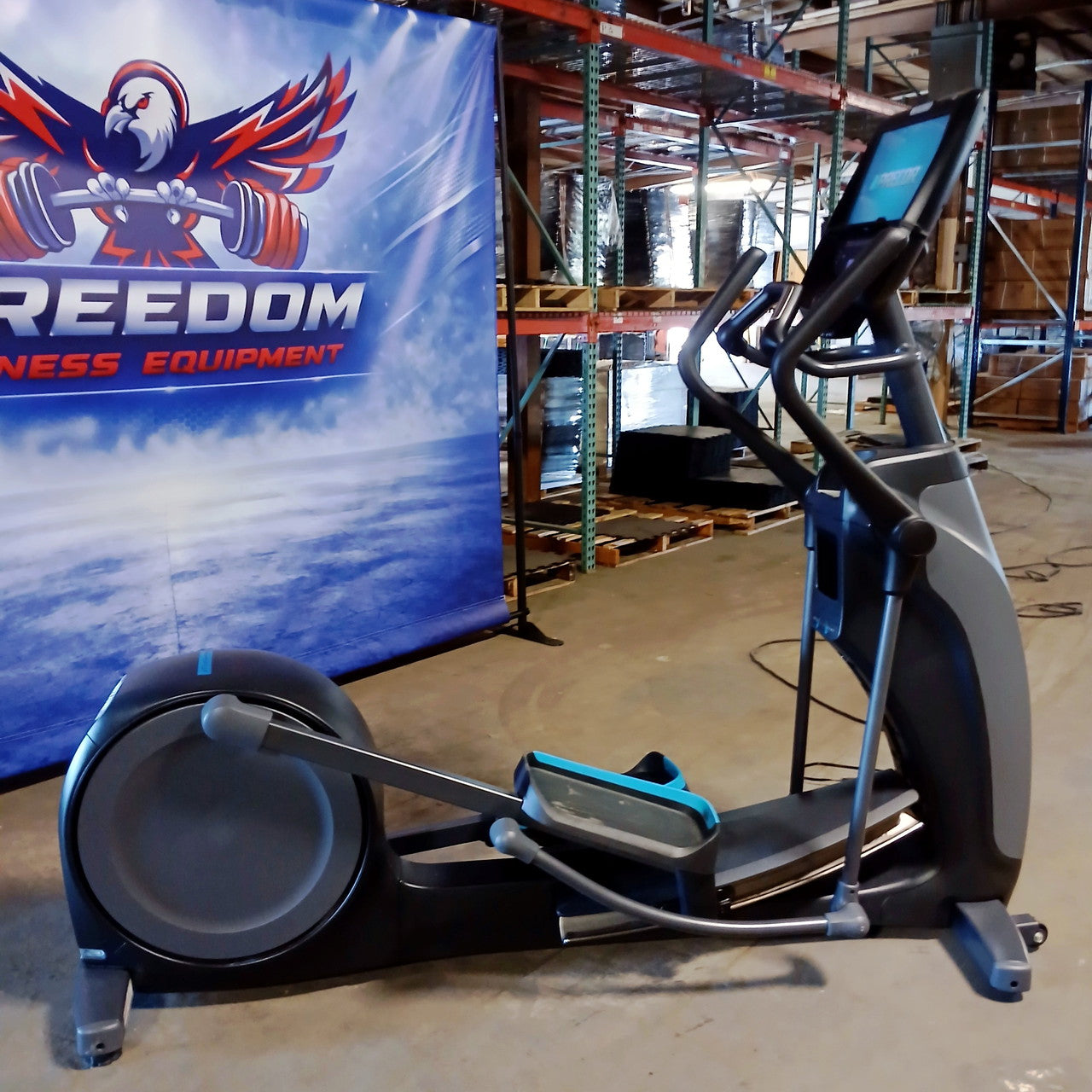 Precor EFX 885 Elliptical w/Converging Crossramp + p82 Console