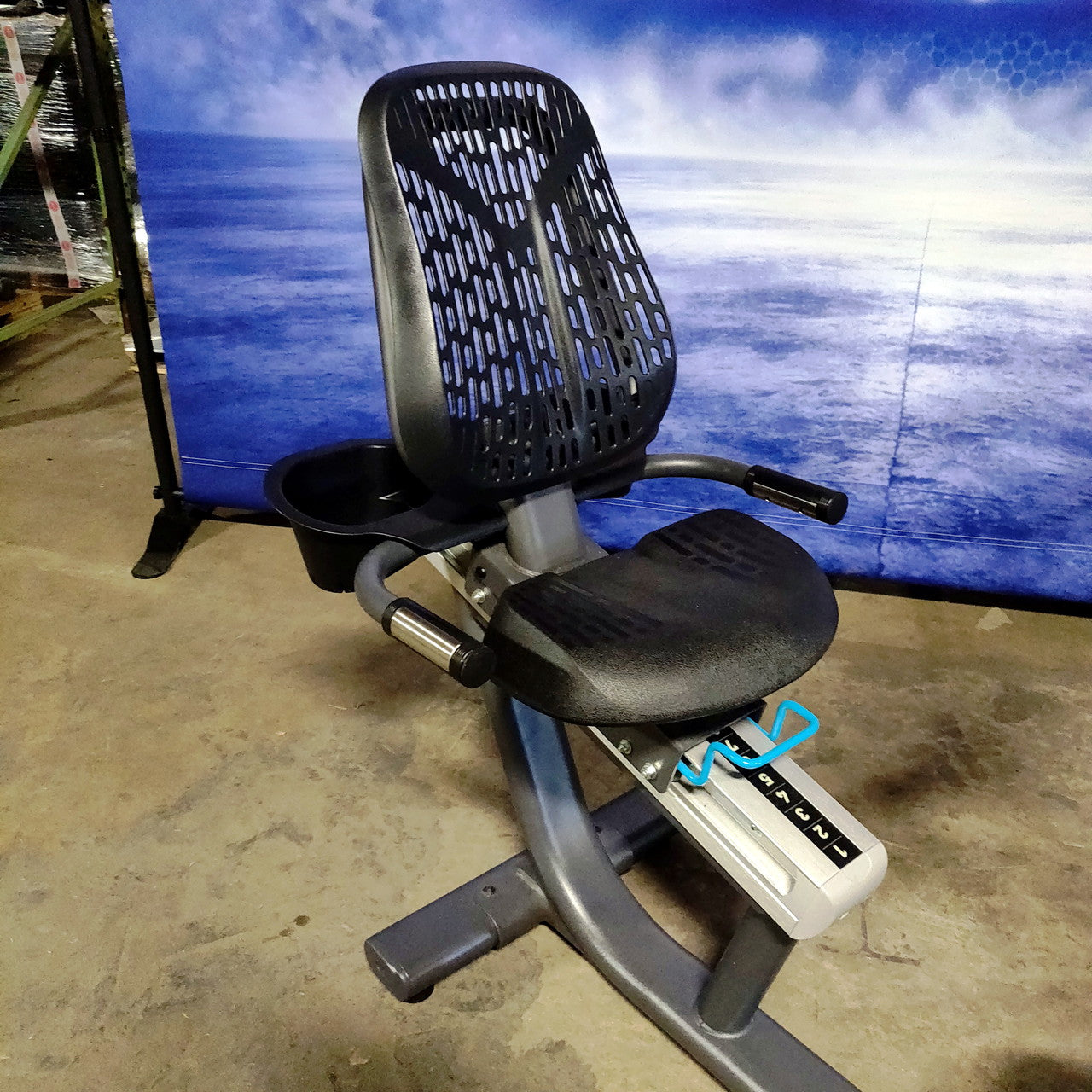 Precor RBK 685 Recumbent Bike w/ P82 Console