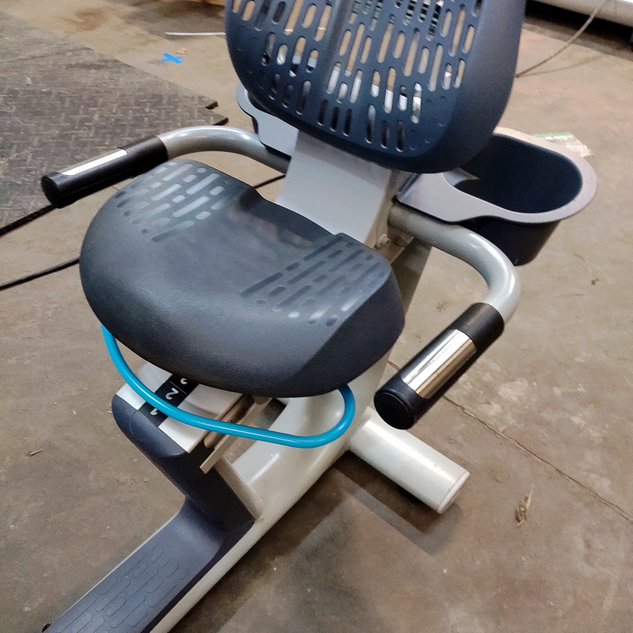 Precor RBK 885 Recumbent Bike w/ P80 Console