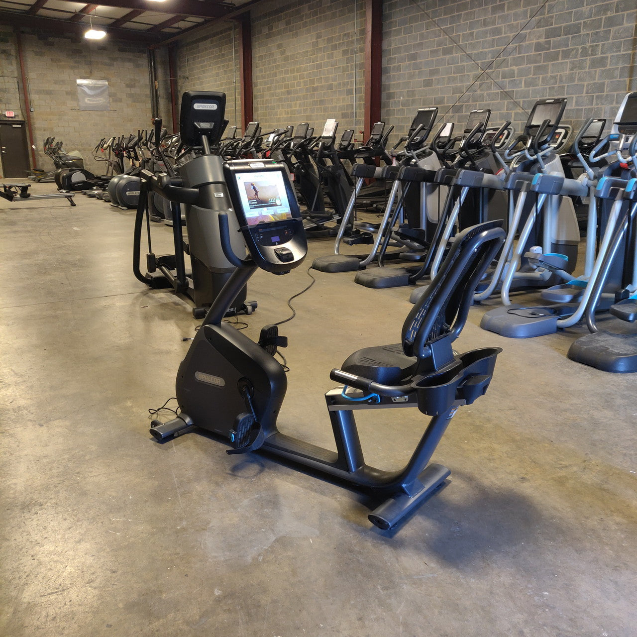 Precor RBK 885 Recumbent Bike w/ P82 Console