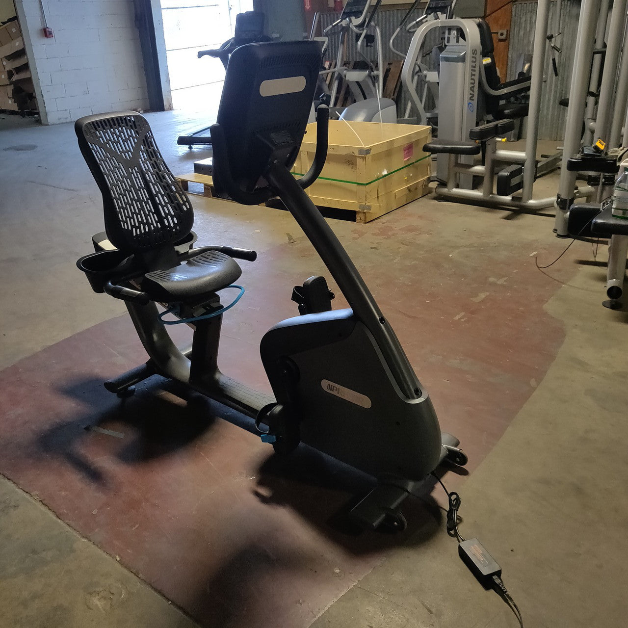 Precor RBK 885 Recumbent Bike w/ P82 Console