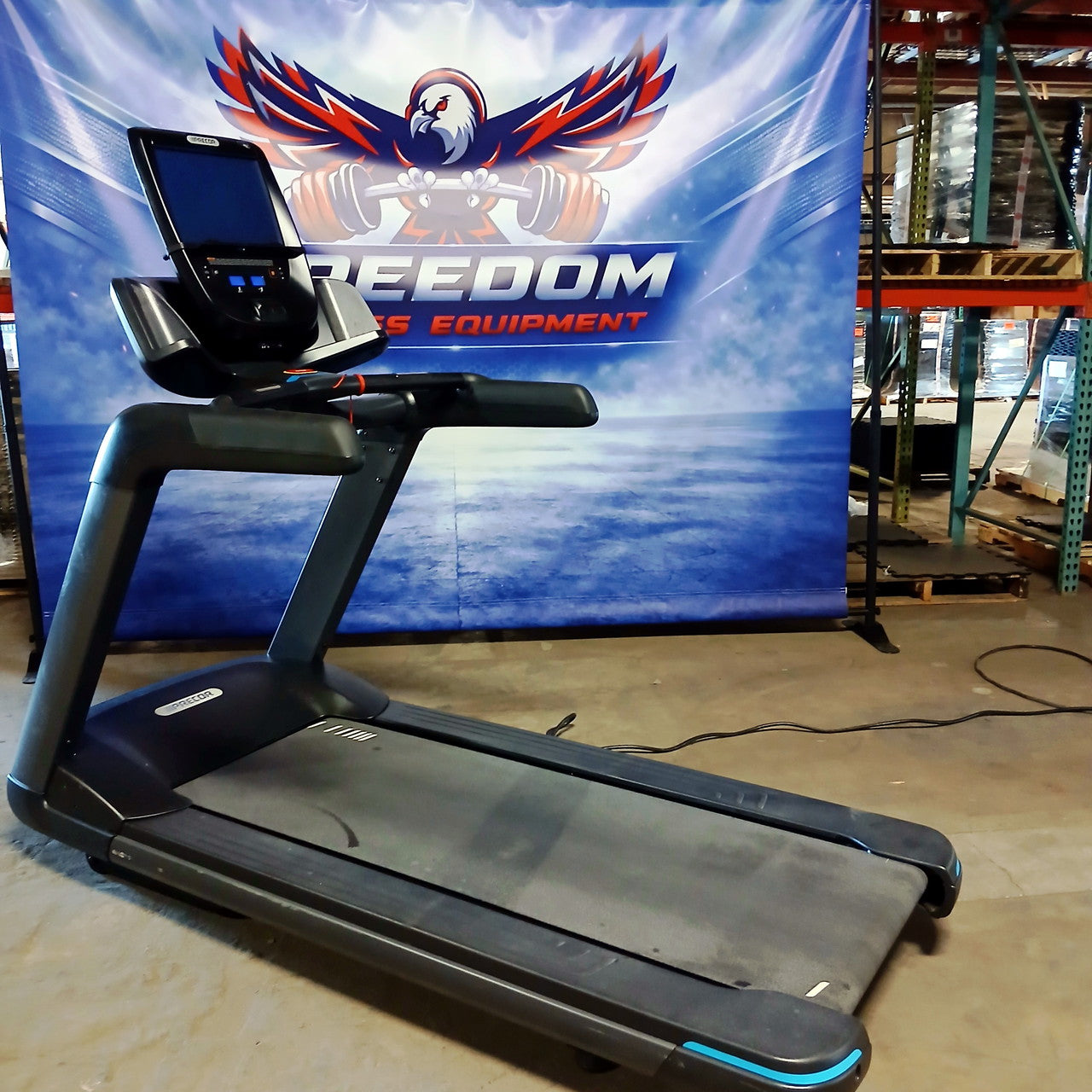 Precor TRM 681 Treadmill w/ p82 Console