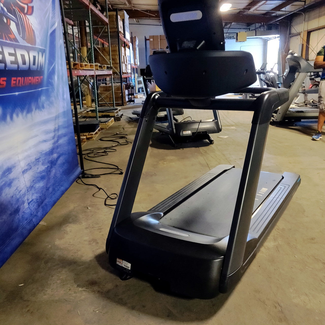 Precor TRM 681 Treadmill w/ p82 Console
