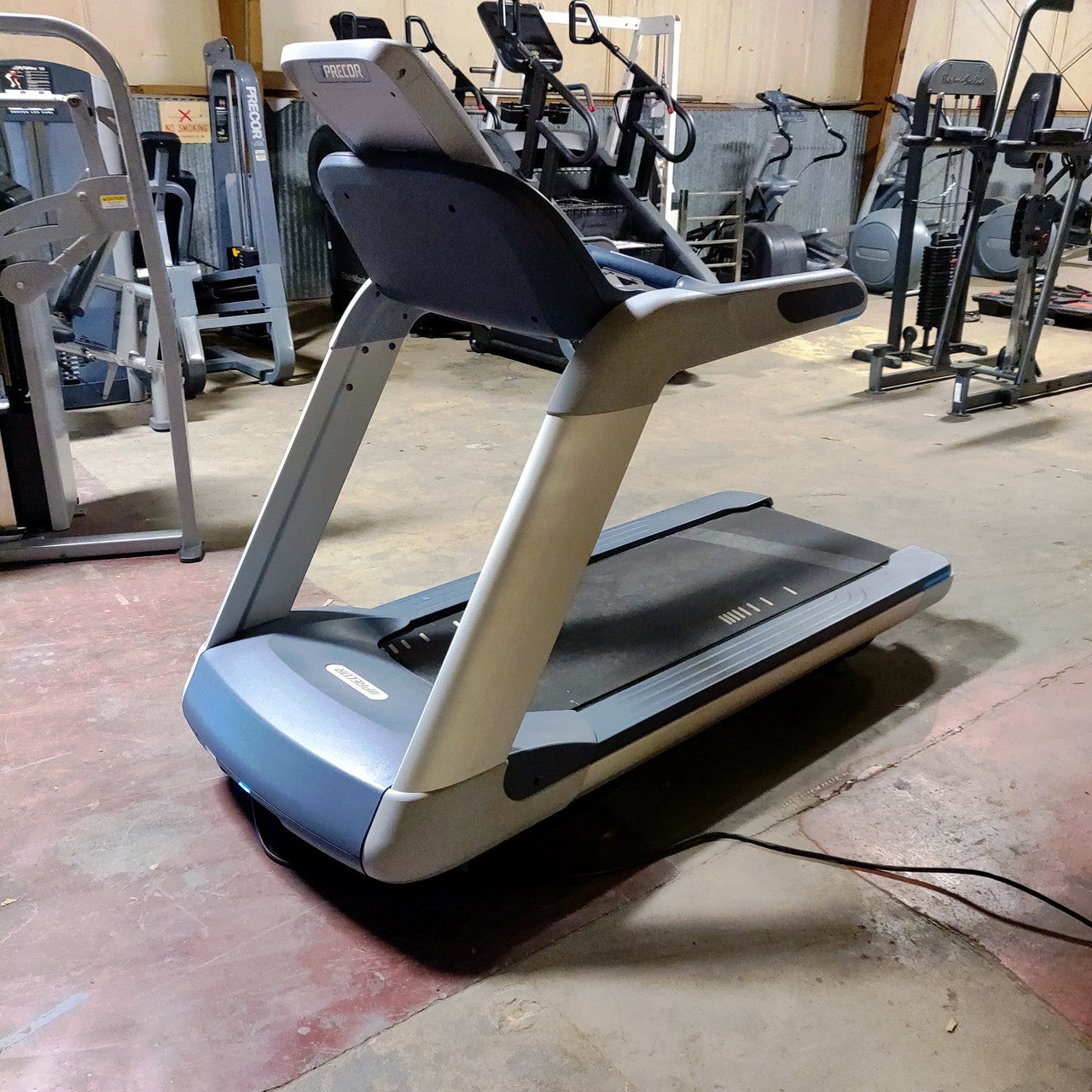 Precor TRM 811 V2 Treadmill w/P10 Console