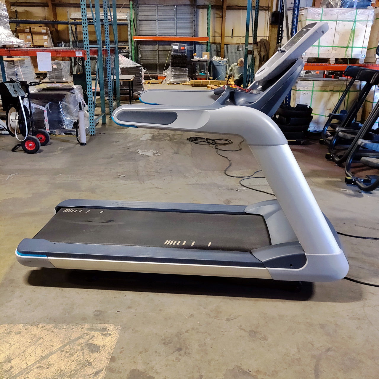 Precor TRM 811 V2 Treadmill w/P10 Console