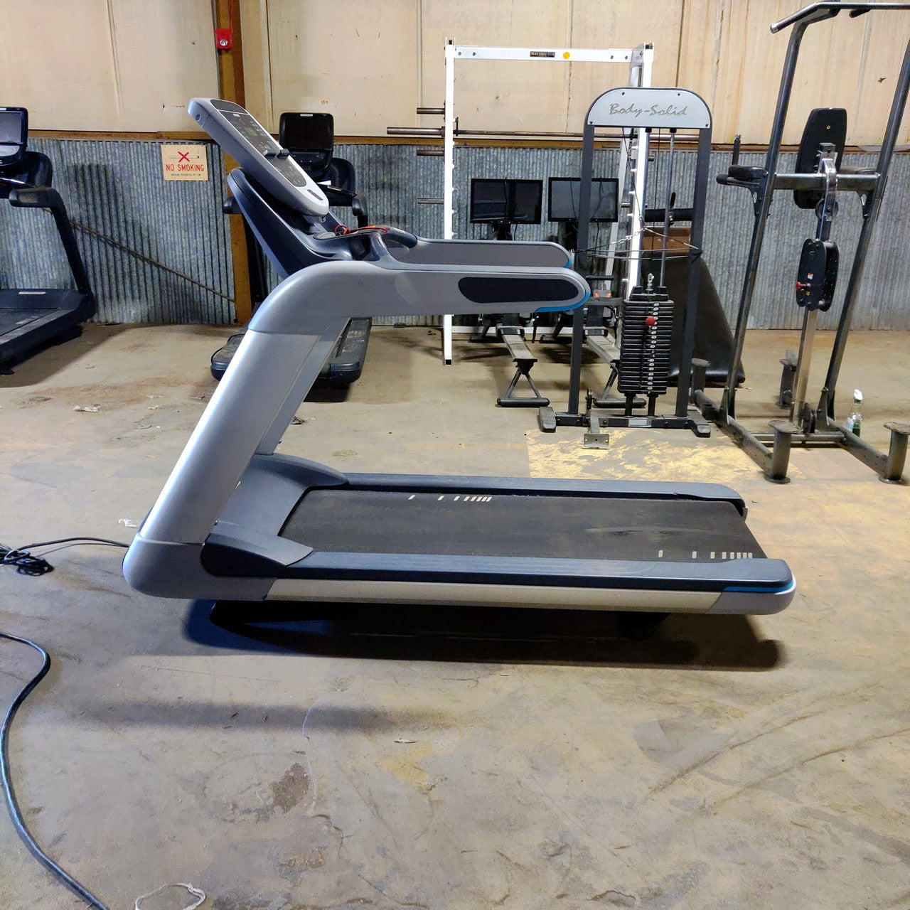 Precor TRM 811 V2 Treadmill w/P10 Console