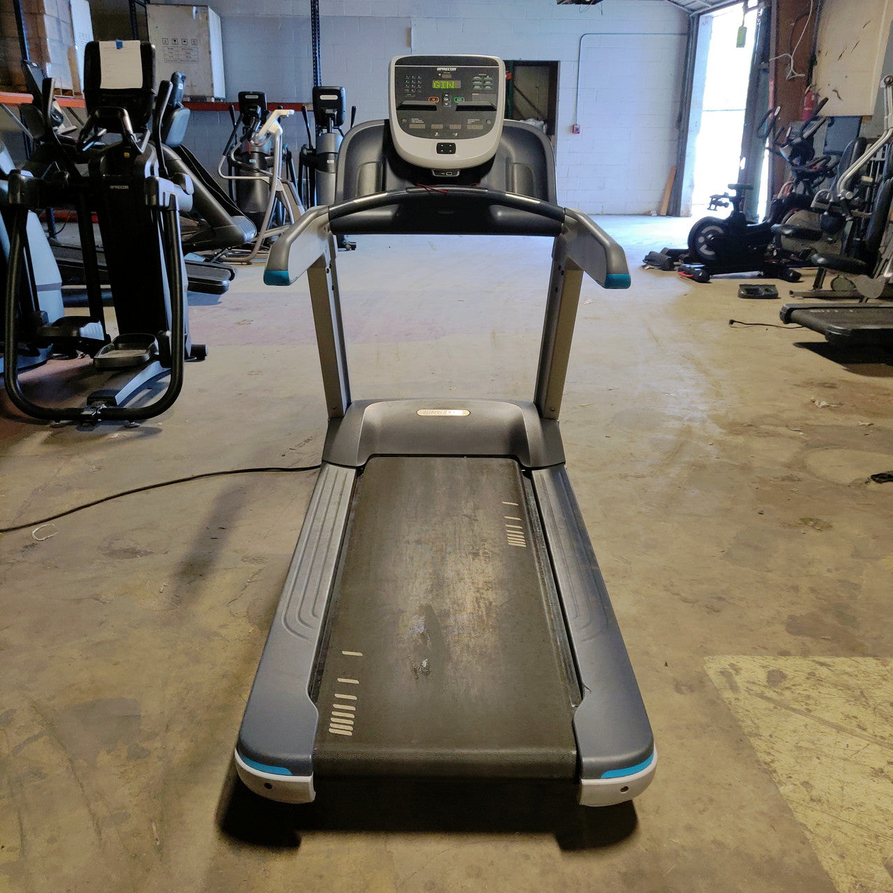Precor TRM 811 V2 Treadmill w/P10 Console