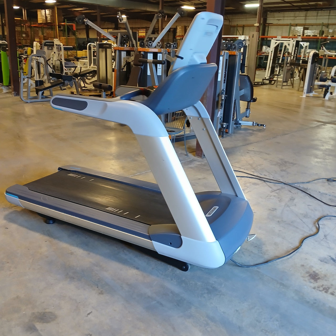 Precor TRM 885 Treadmill w/P80 Console