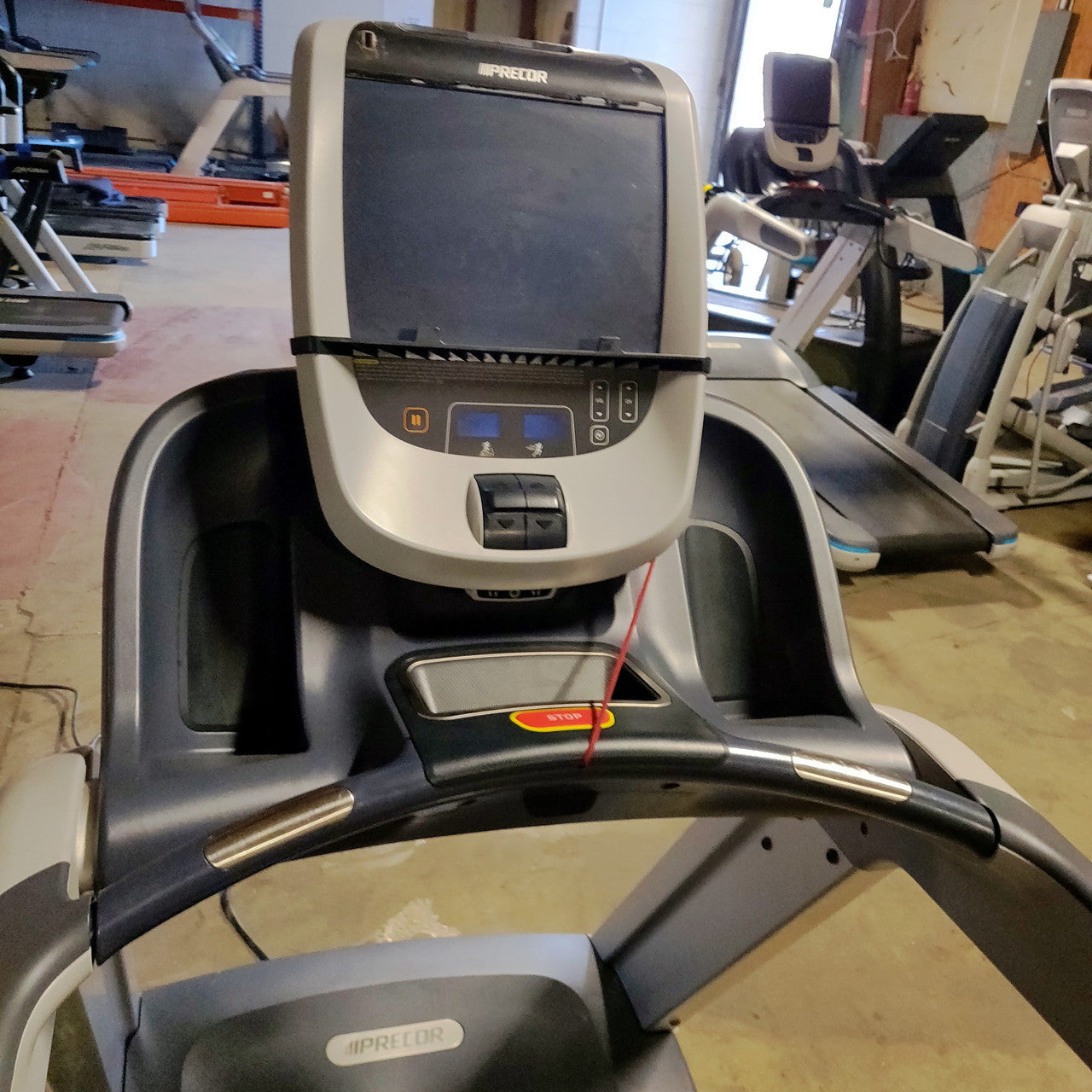 Precor TRM 885 Treadmill w/P80 Console