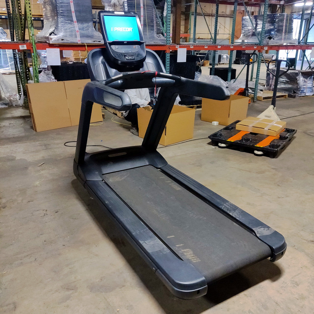 Precor TRM 885 Treadmill w/P82 Console