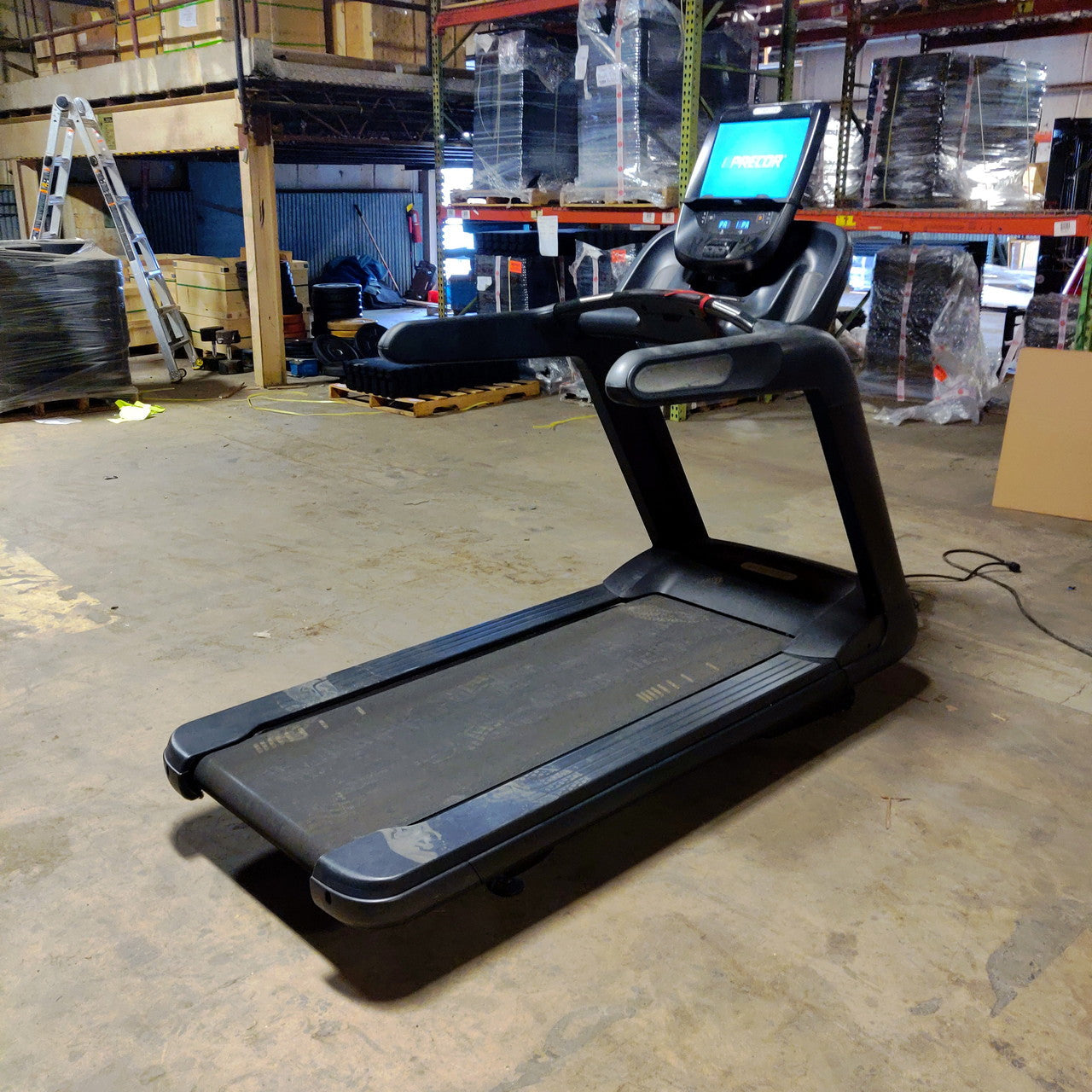 Precor TRM 885 Treadmill w/P82 Console