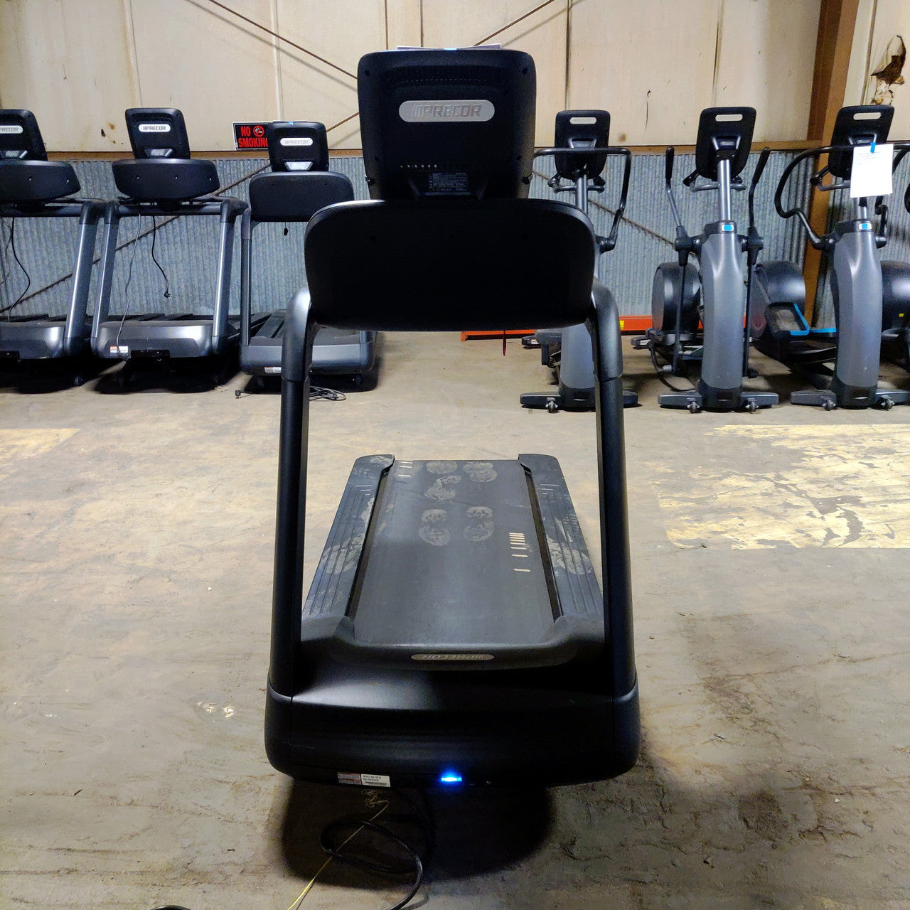 Precor TRM 885 Treadmill w/P82 Console