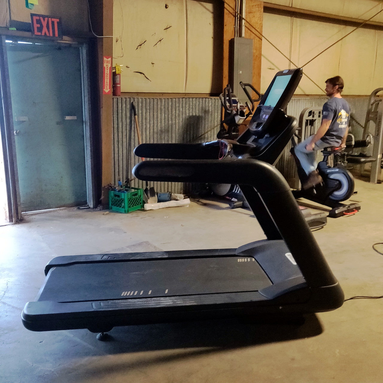Precor TRM 885 Treadmill w/P82 Console